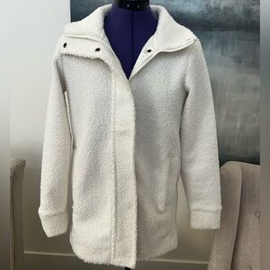 Like New Women’s Lands End White Full Zip Boucle Fleece Coat Size XS 2-4